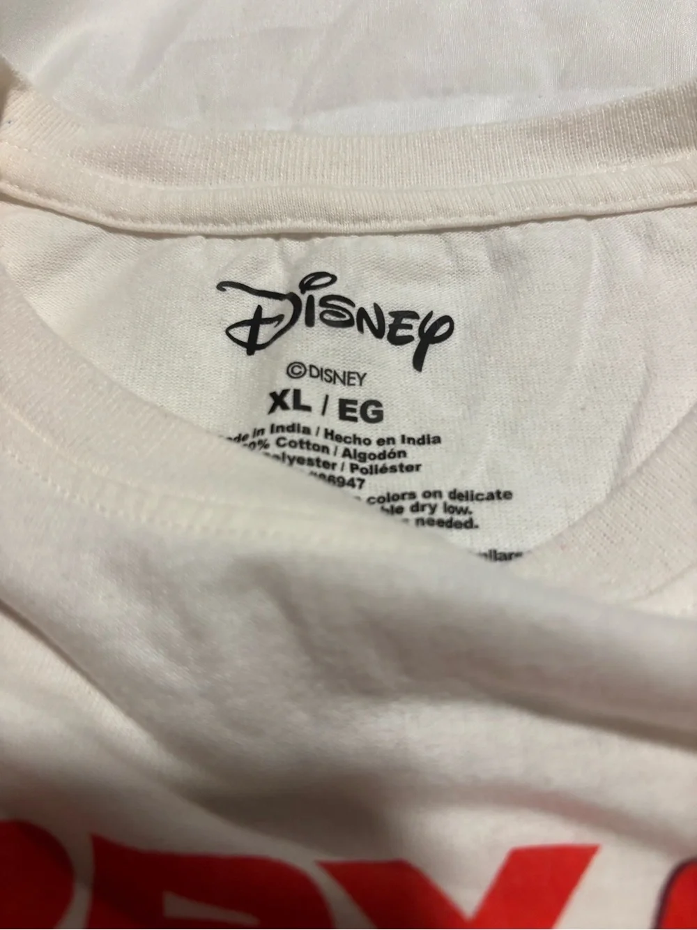 Disney White Holiday Mickey & Friends Graphic Tee with Red and Green Accents XL